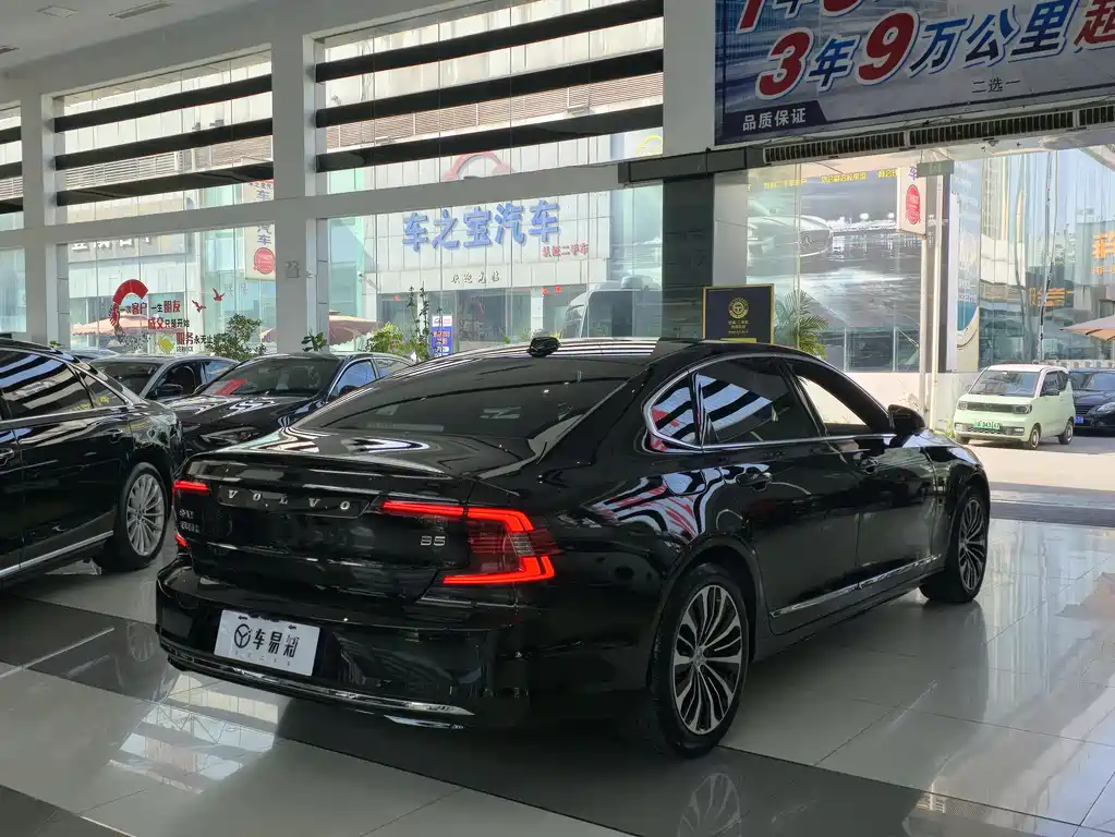 Volvo S90 2025 B5 Luxury