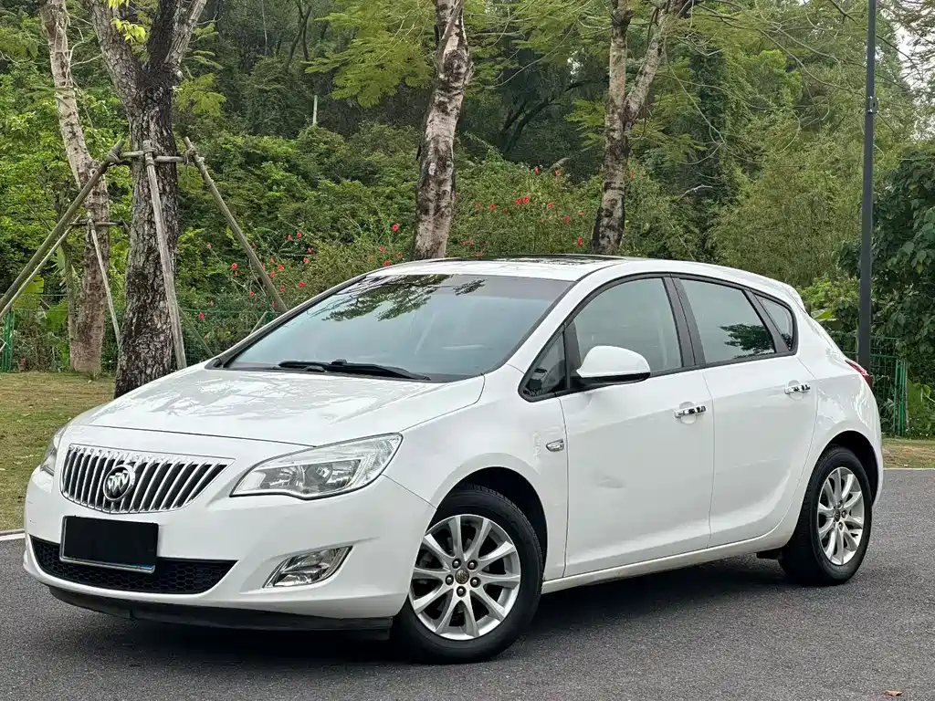 Buick Excelle 2013