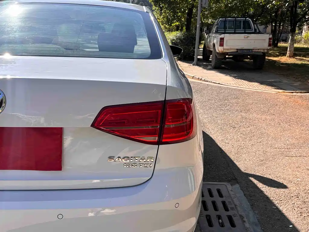 Volkswagen Sagitar — миниатюра 9