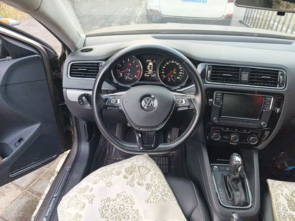 Volkswagen Sagitar — миниатюра 6