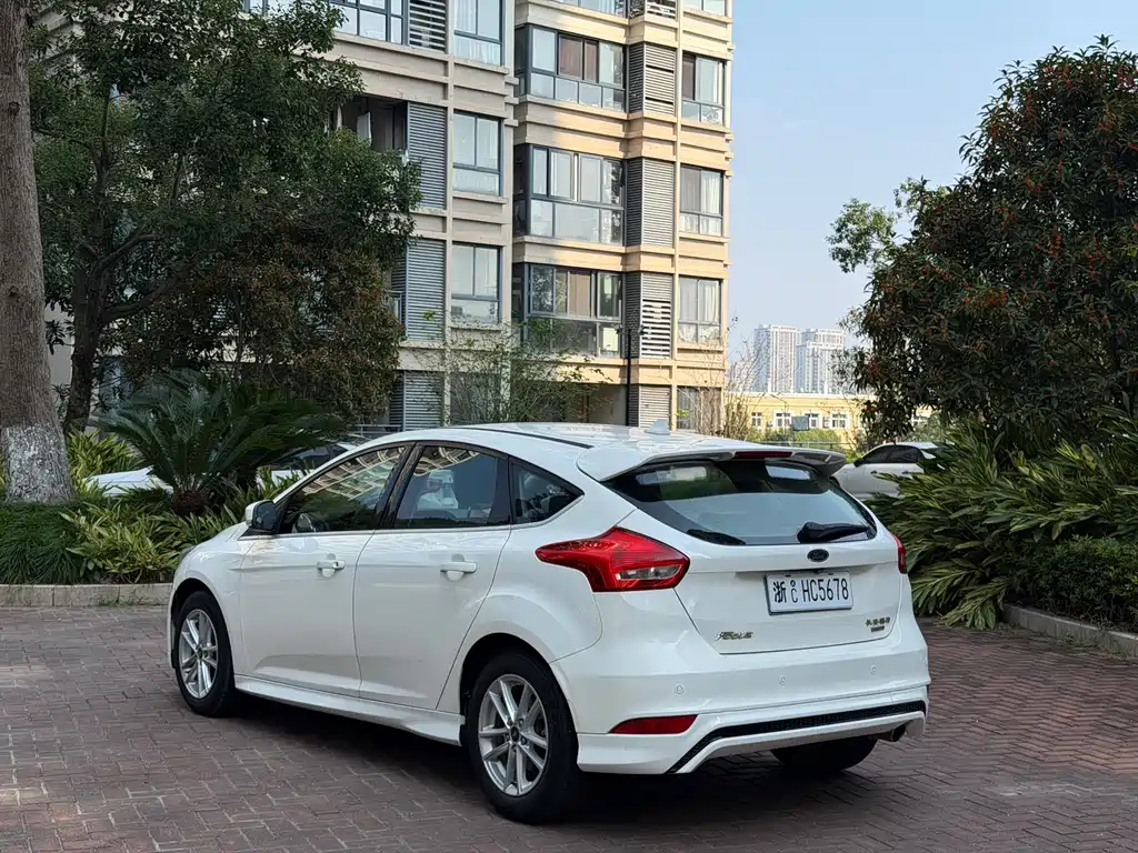 Ford Focus — миниатюра 6