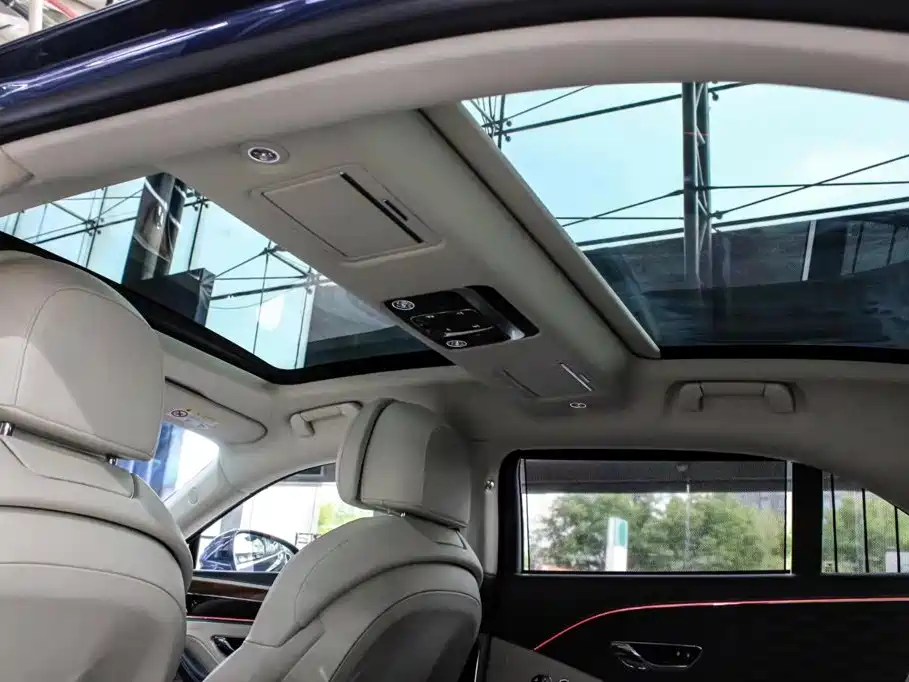 Bentley Flying Spur — миниатюра 5