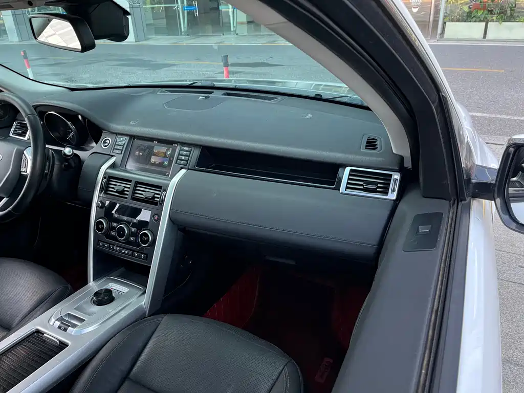 Land Rover Discovery Sport — миниатюра 18