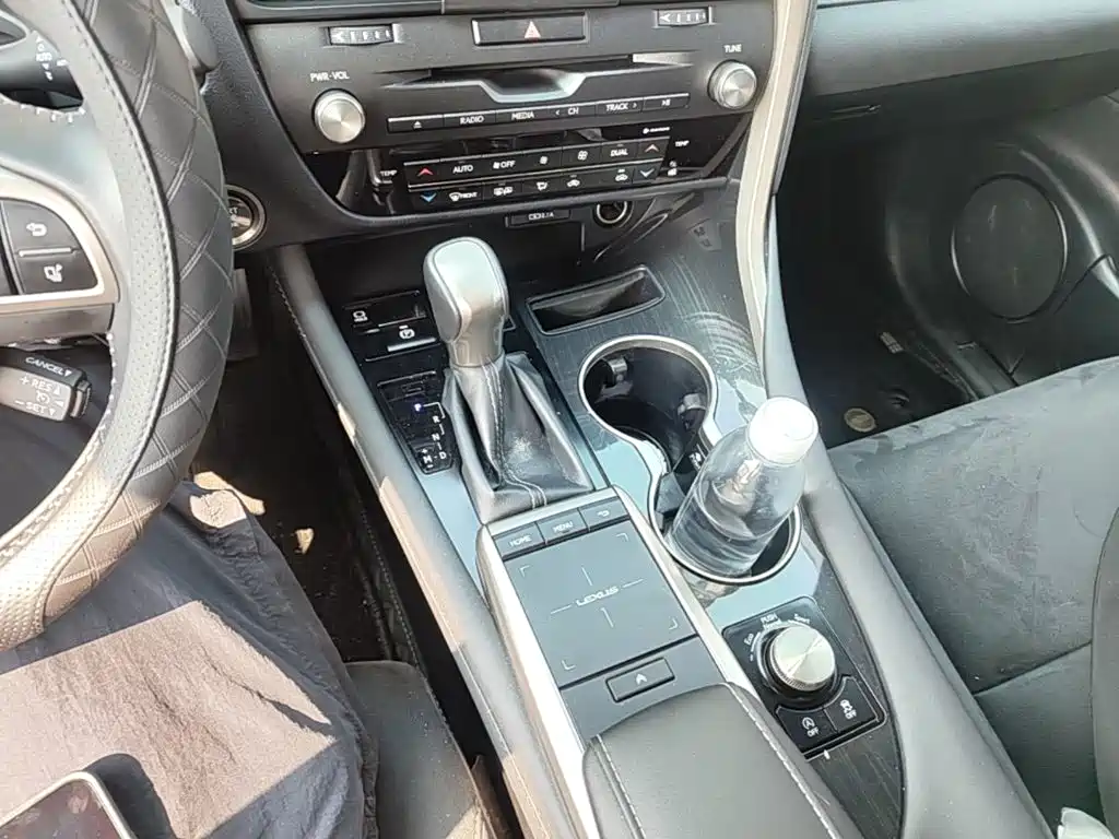 Lexus RX — миниатюра 14