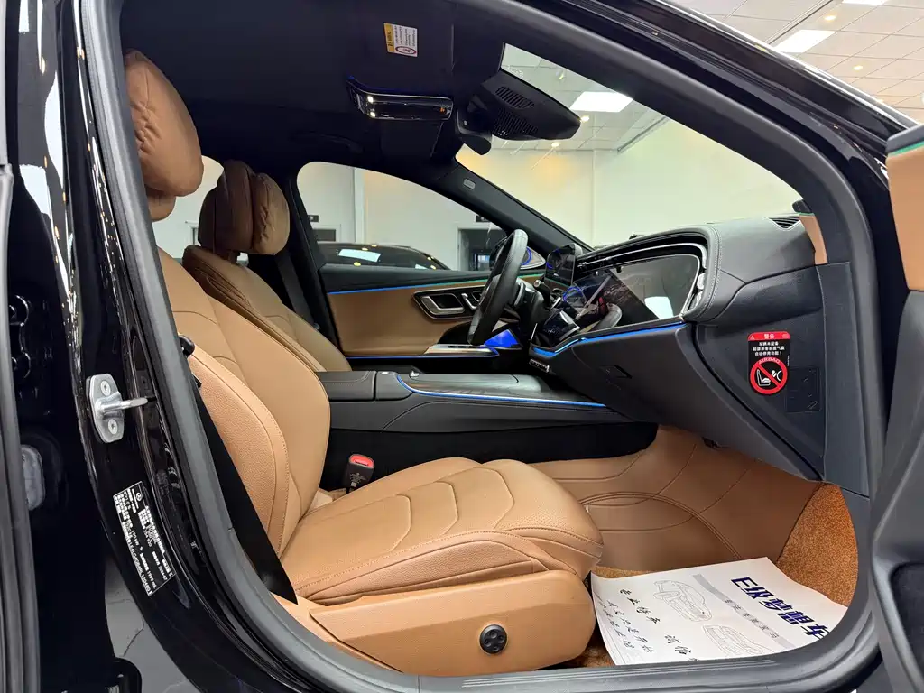 Mercedes-Benz E-Class — миниатюра 18