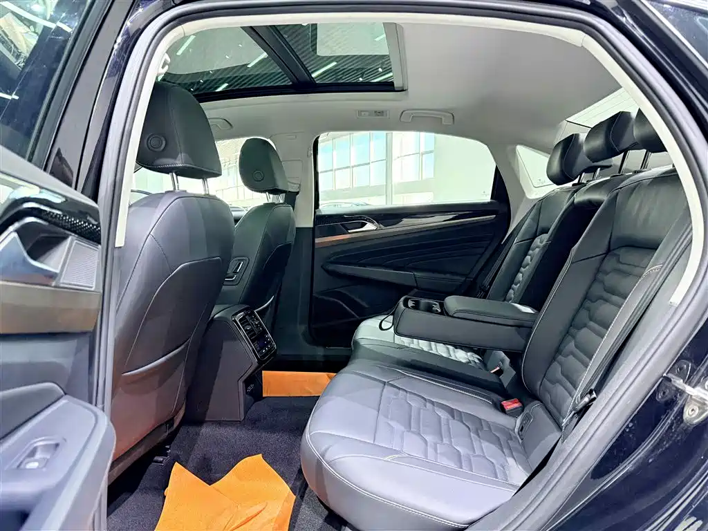 VOLKSWAGEN PASSAT NEW ENERGY