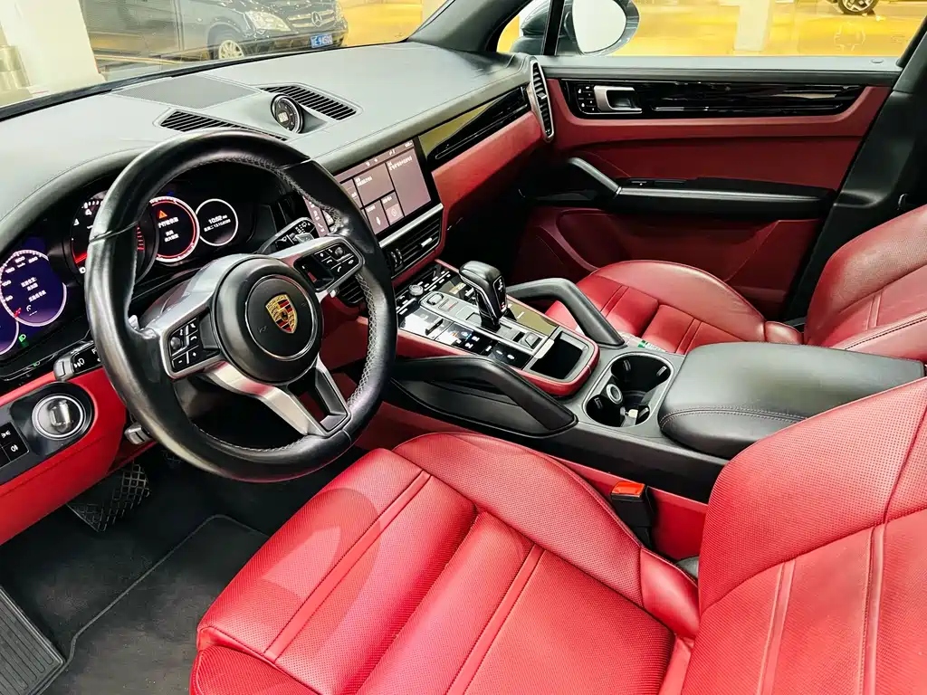 Porsche Cayenne — миниатюра 7