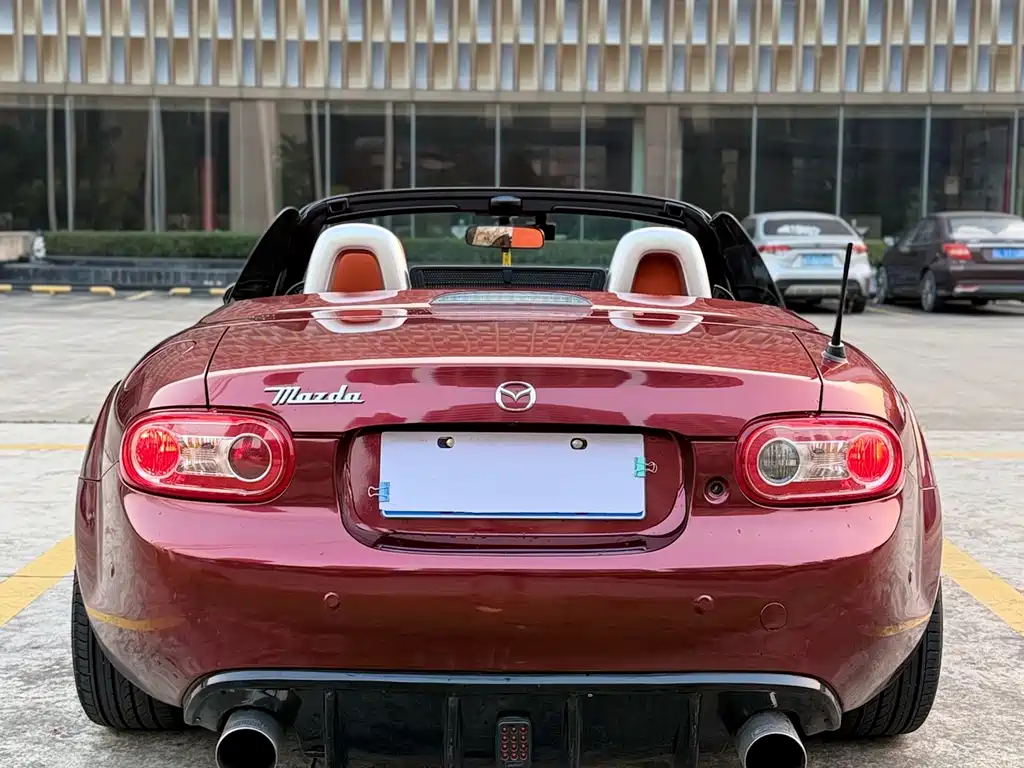 Mazda MX-5 — миниатюра 7