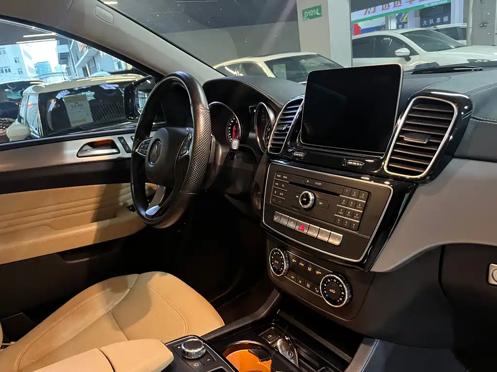 Mercedes-Benz GLE Coupe — миниатюра 10