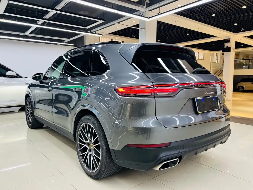 Porsche Cayenne — миниатюра 17