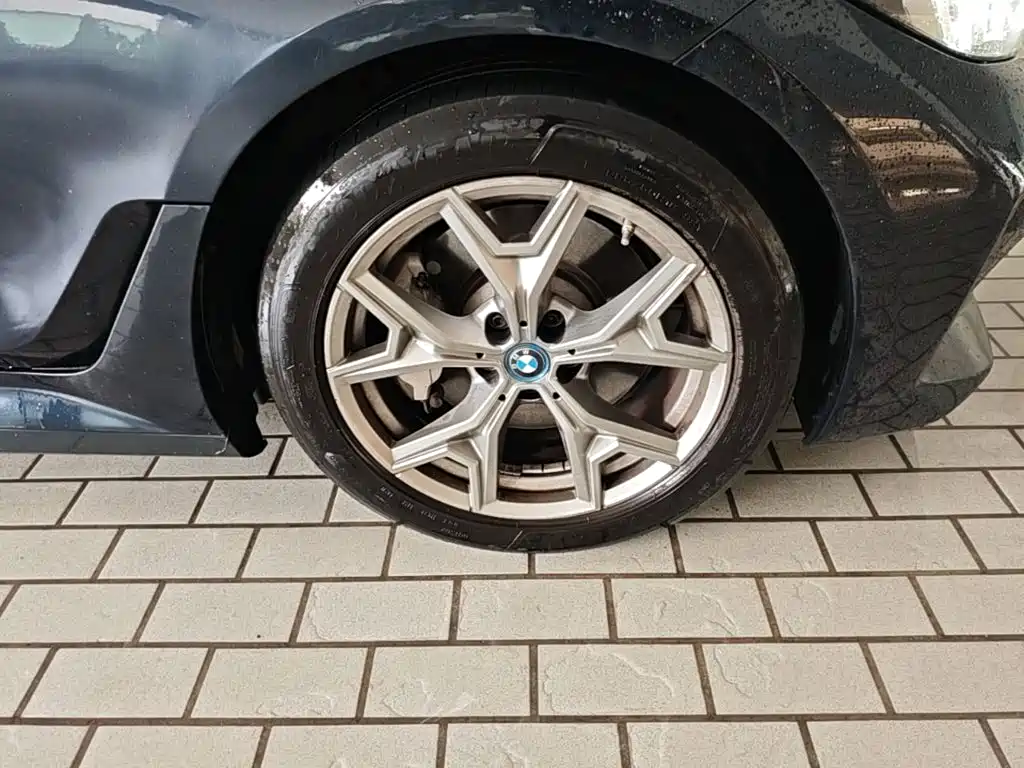 BMW i3 — миниатюра 12