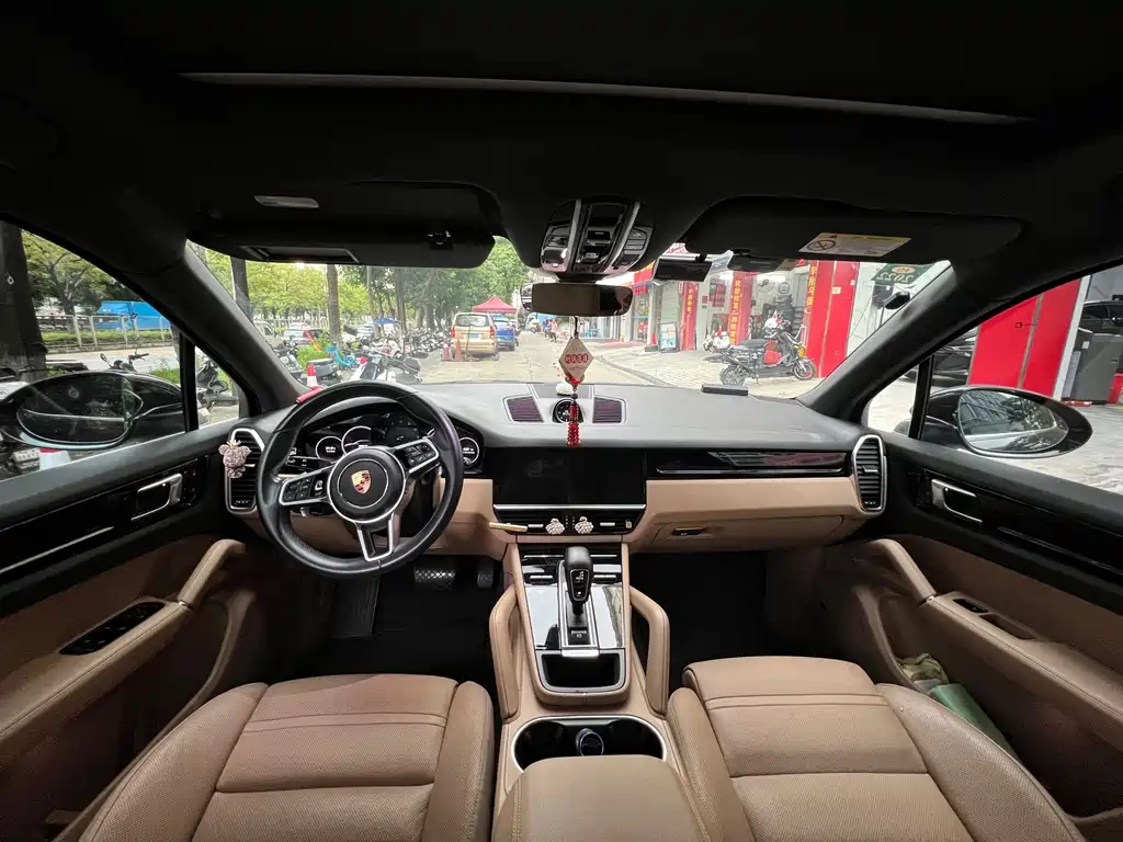 Porsche Cayenne — миниатюра 8