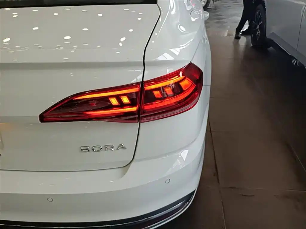 Volkswagen Bora 2025 200TSI DSG