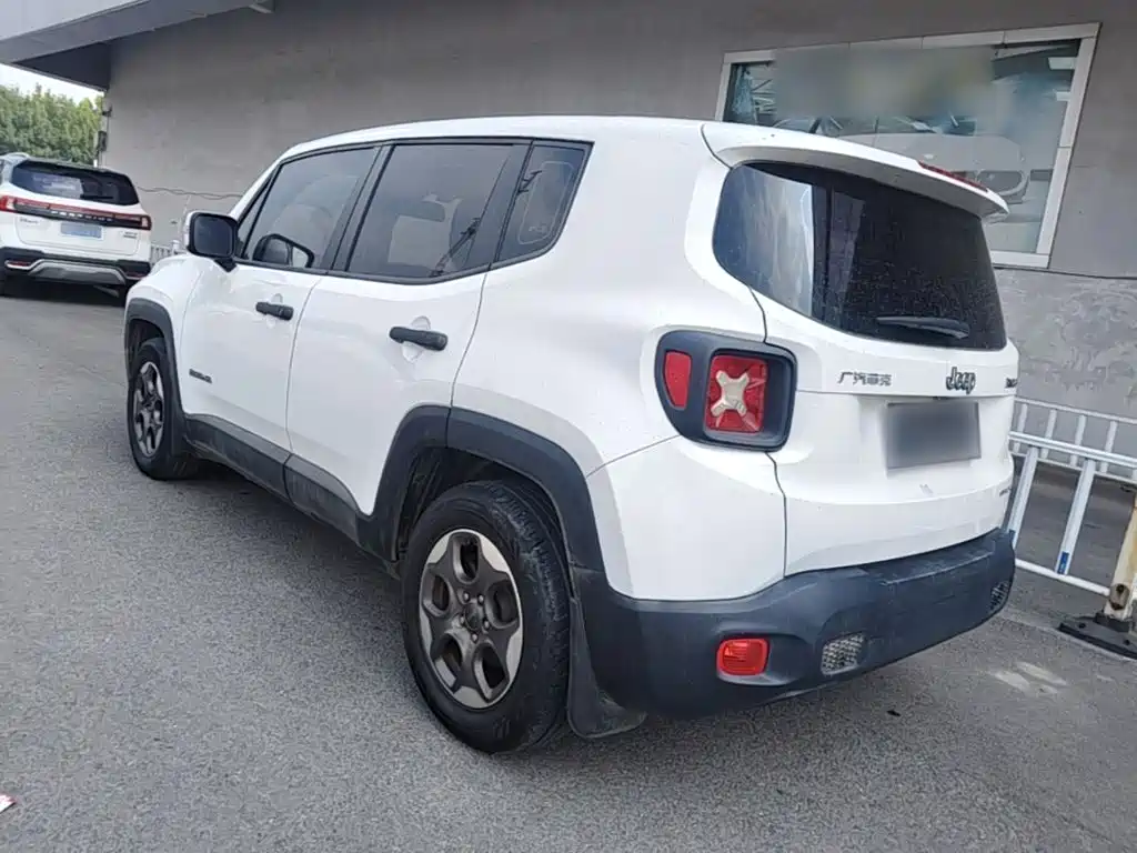 Jeep Renegade — миниатюра 5