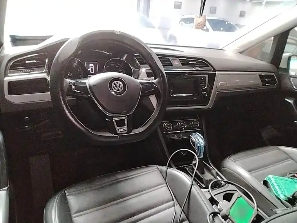 Volkswagen Touran — миниатюра 10