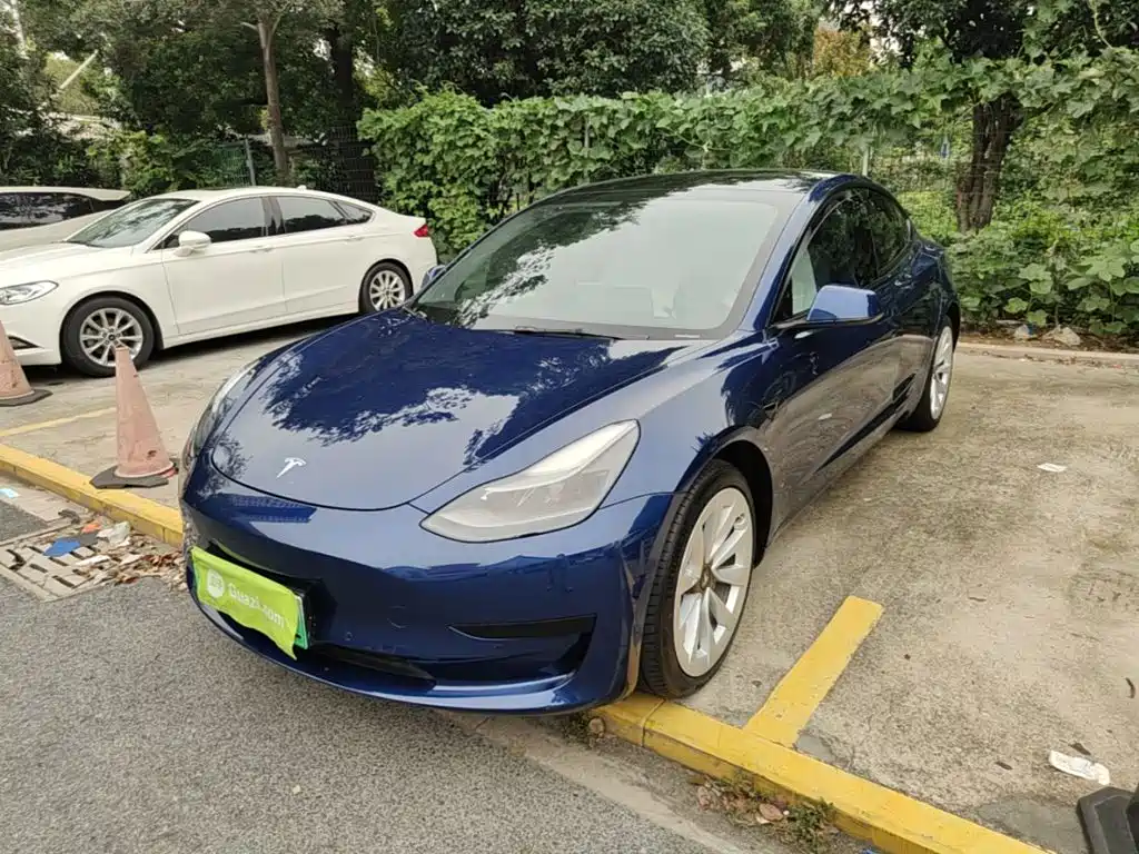 Tesla Model 3 — миниатюра 2