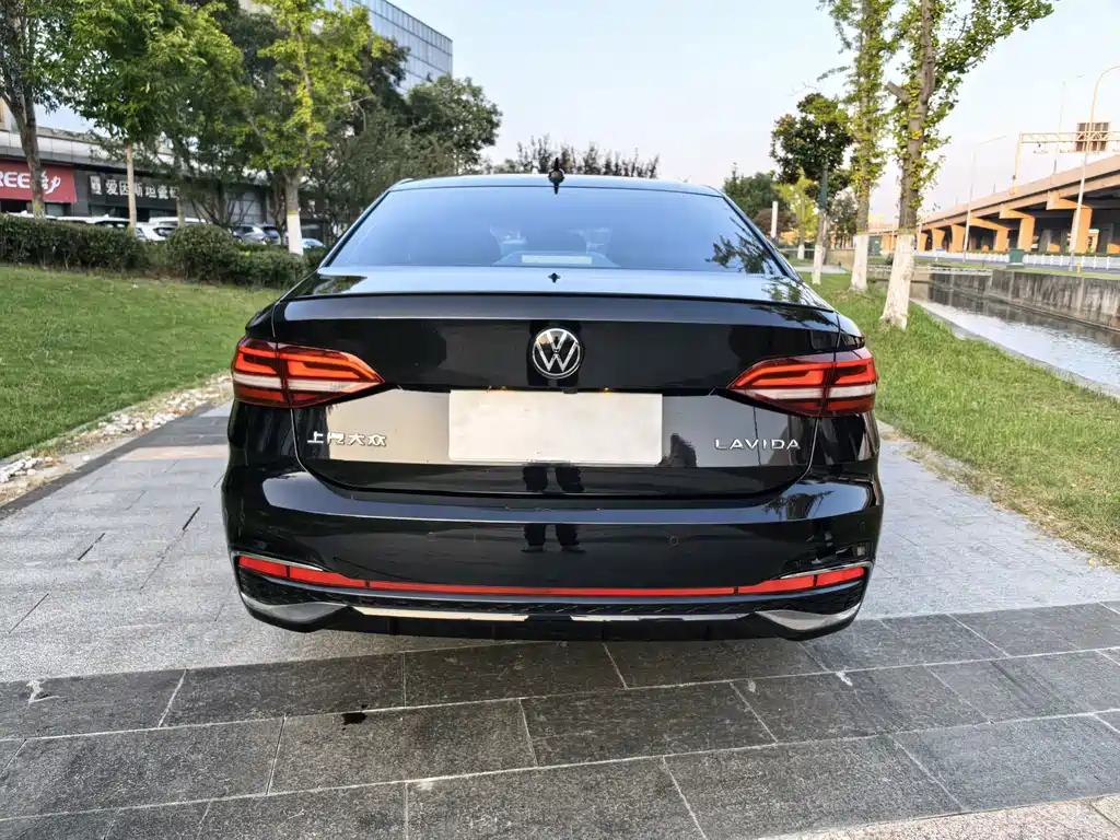 Volkswagen Lavida — миниатюра 9