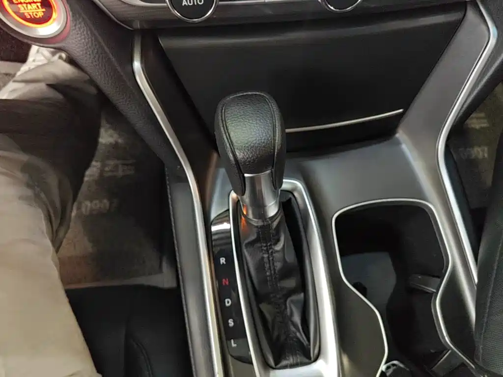 Honda Accord — миниатюра 14