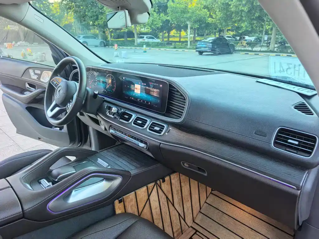 Mercedes-Benz GLE (Import) — миниатюра 9