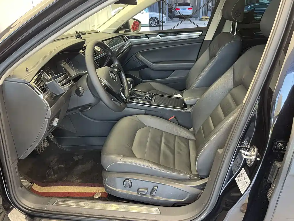 Volkswagen Phideon — миниатюра 6