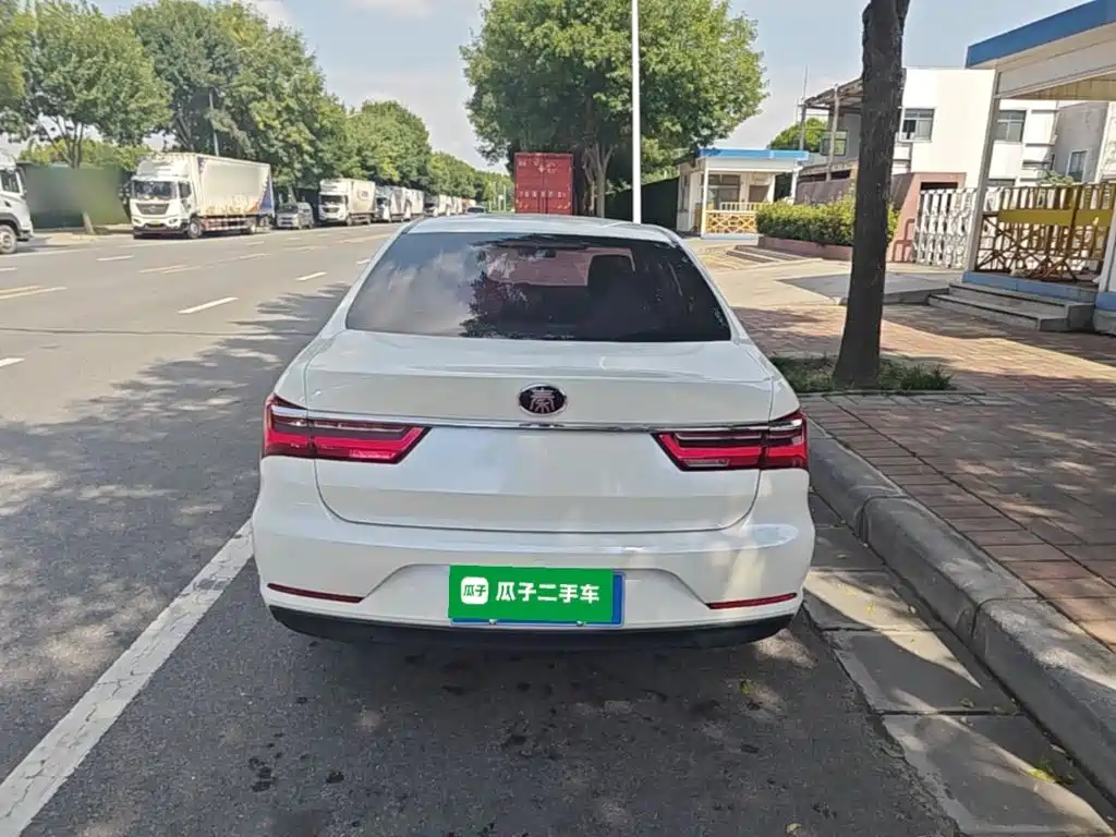 BYD Qin — миниатюра 6