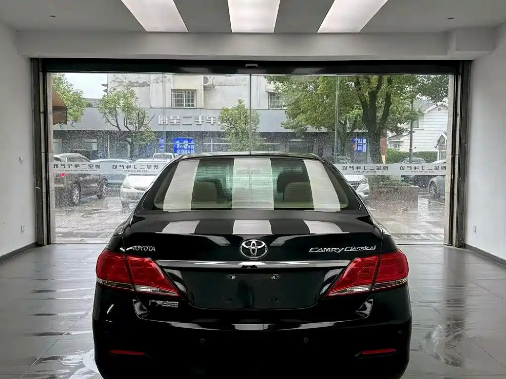 Toyota Camry — миниатюра 8