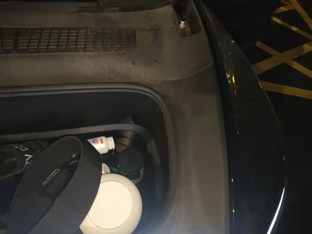 Tesla Model Y — миниатюра 20