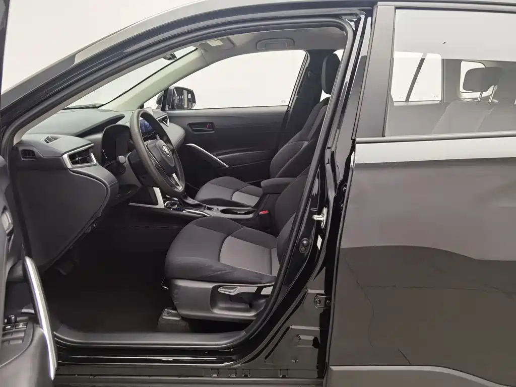 Toyota Frontlander — миниатюра 10
