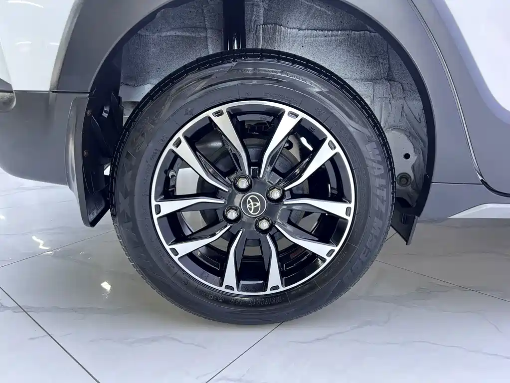 Toyota Yaris L — миниатюра 17