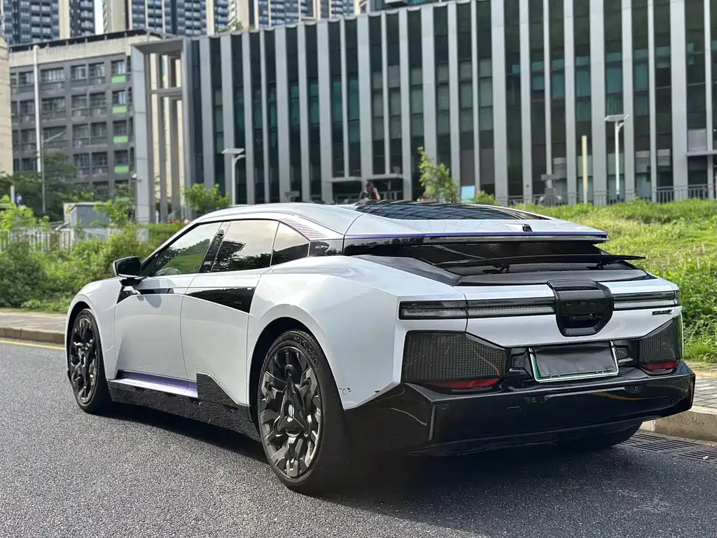HiPhi HiPhi Z 2023 мест