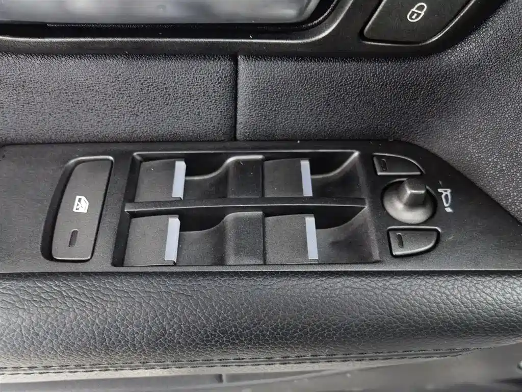 Land Rover Range Rover Evoque 2018 240PS PURE