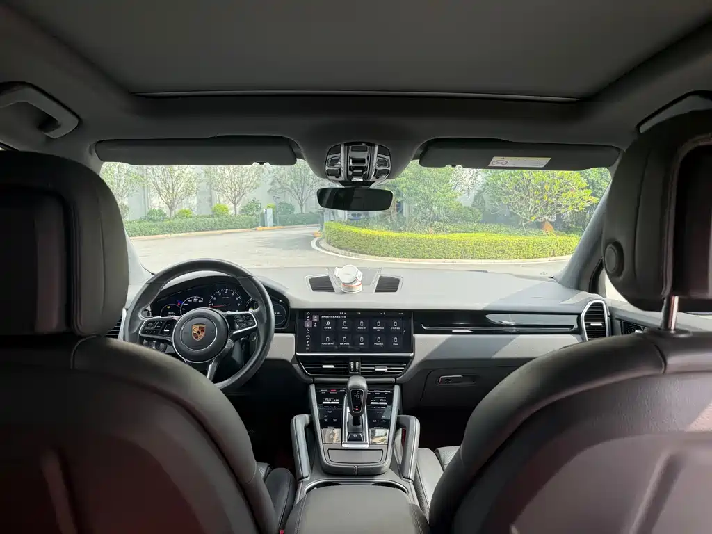 Porsche Cayenne — миниатюра 16