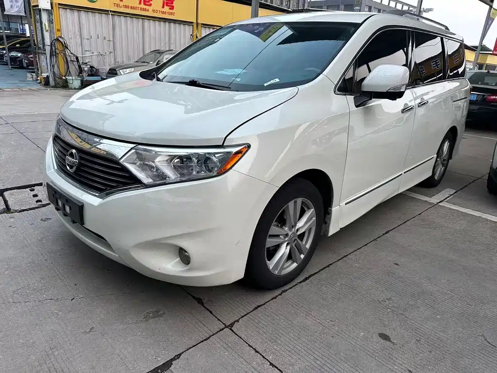 Nissan Quest 2015