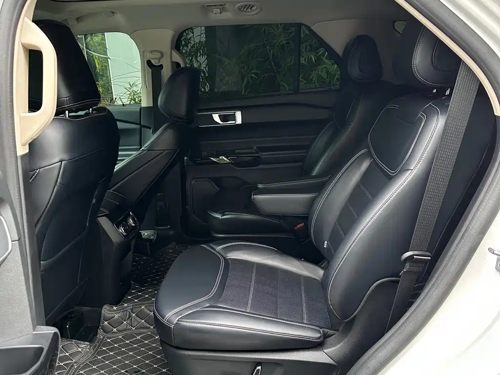 Ford Explorer — миниатюра 6