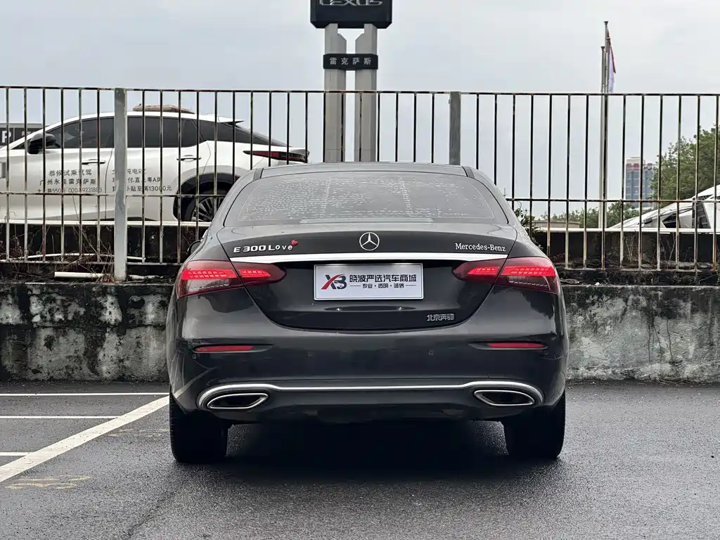 Mercedes-Benz E-Class — миниатюра 4