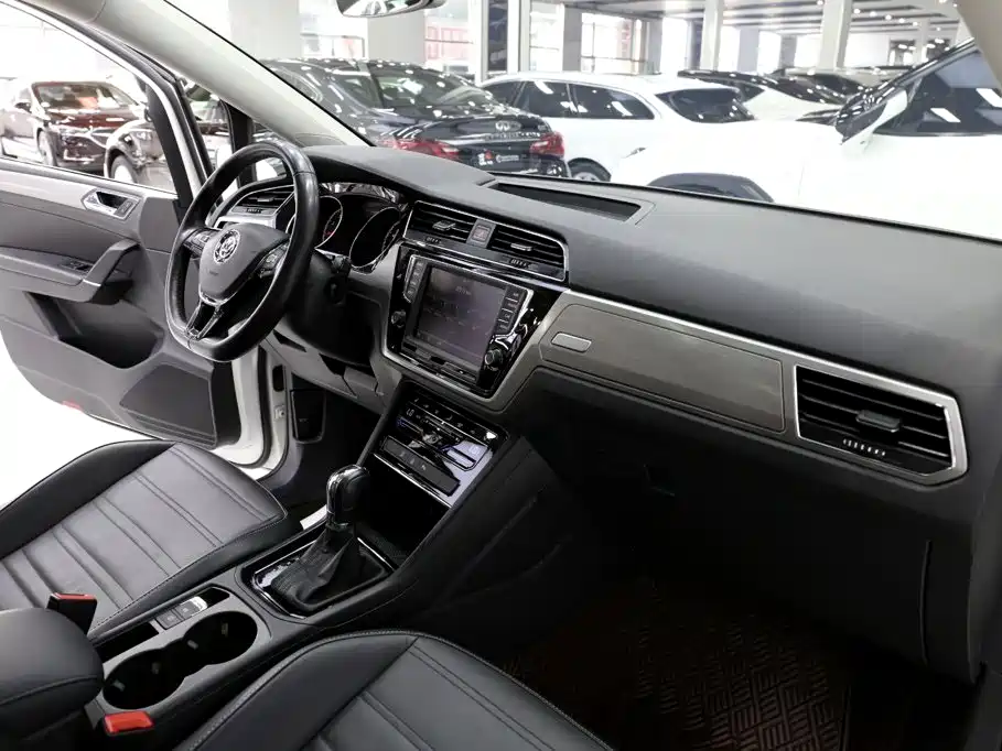 Volkswagen Touran — миниатюра 15