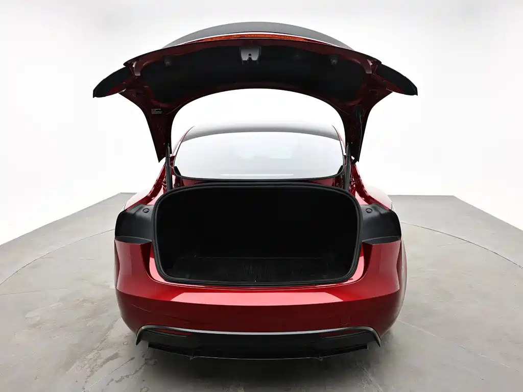 Tesla Model 3 — миниатюра 8