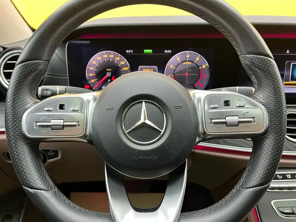 Mercedes-Benz E-Class — миниатюра 15