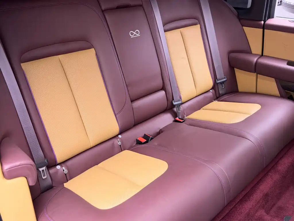Rolls-Royce Cullinan — миниатюра 32
