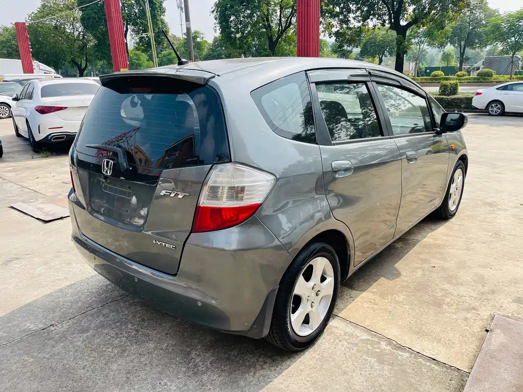 Honda Fit — миниатюра 7
