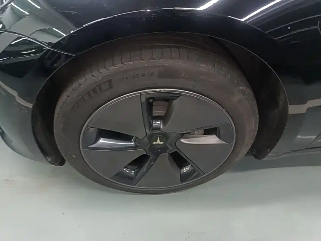 Tesla Model 3 — миниатюра 23