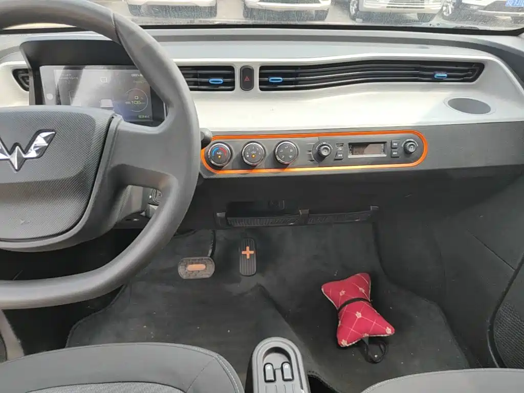 Wuling MINIEV — миниатюра 13