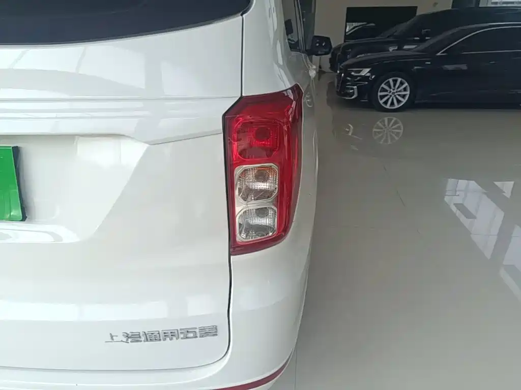 Wuling Hongguang — миниатюра 8