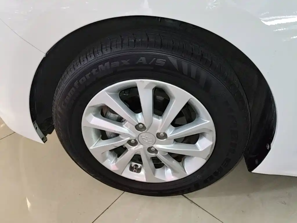 Hyundai Verna RV — миниатюра 23