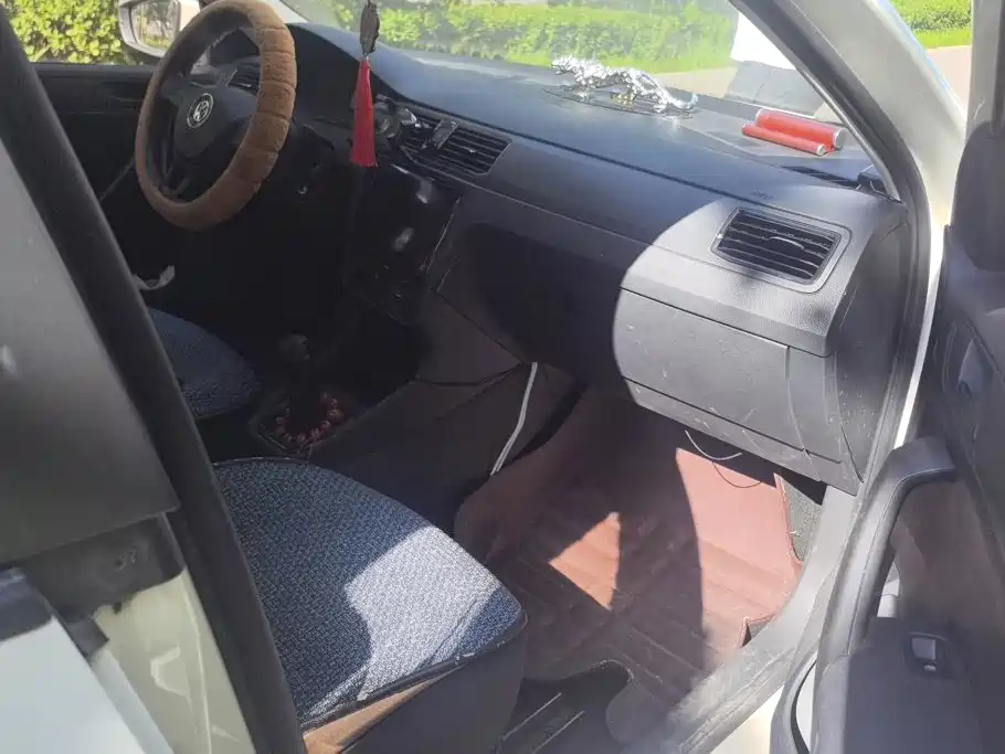 Volkswagen Santana — миниатюра 8