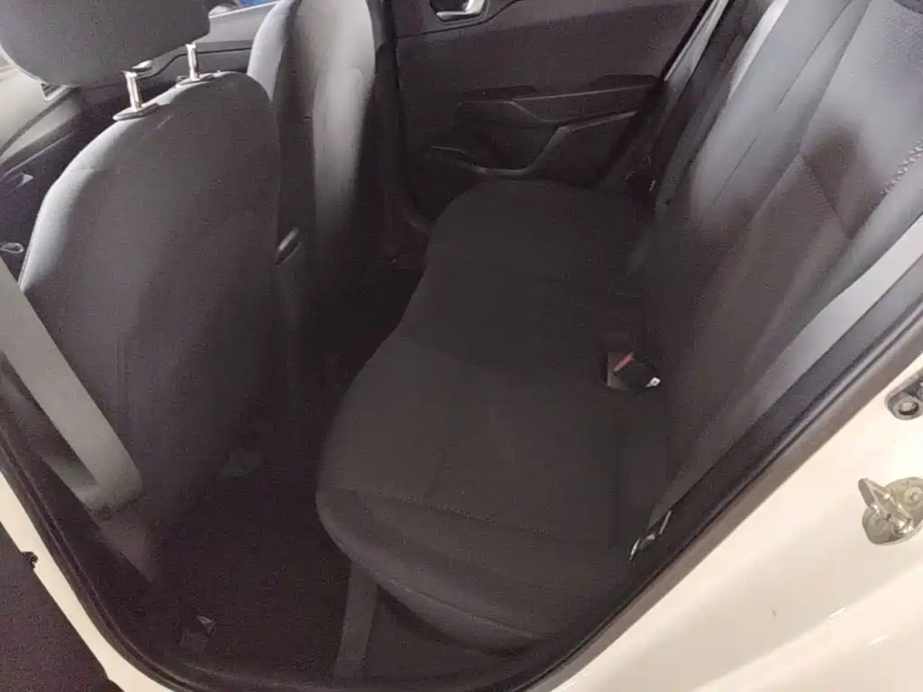Hyundai Verna RV — миниатюра 17