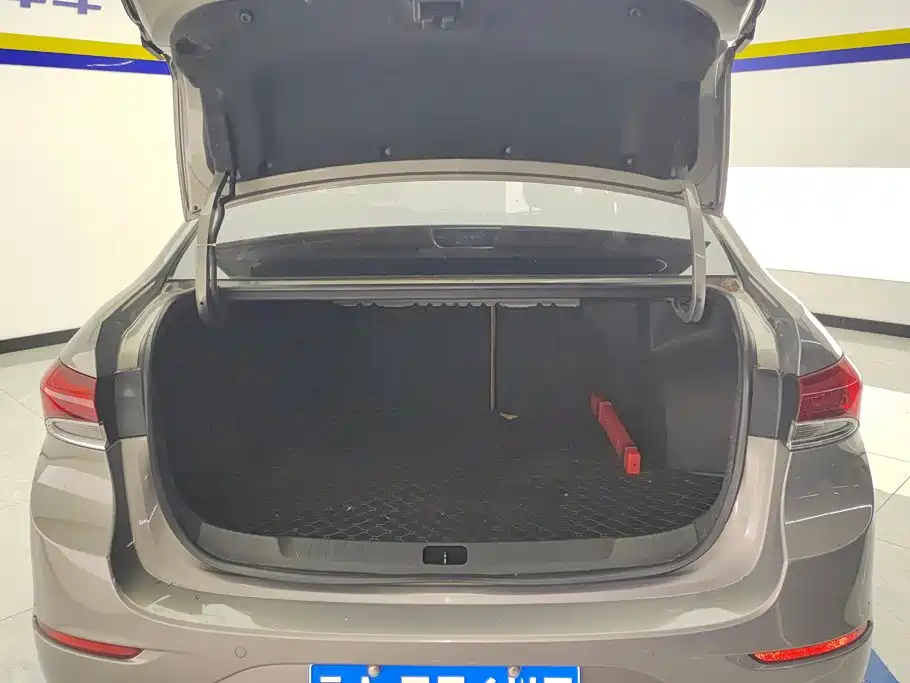 Buick Excelle — миниатюра 4