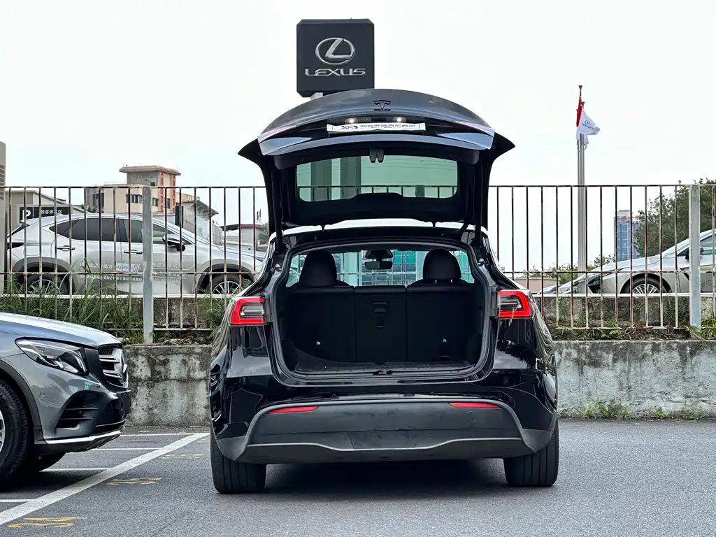 Tesla Model Y — фотографии объявления, Фото 19