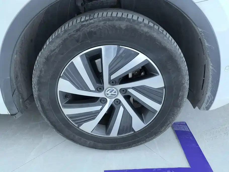 Volkswagen Tiguan L PHEV — миниатюра 6