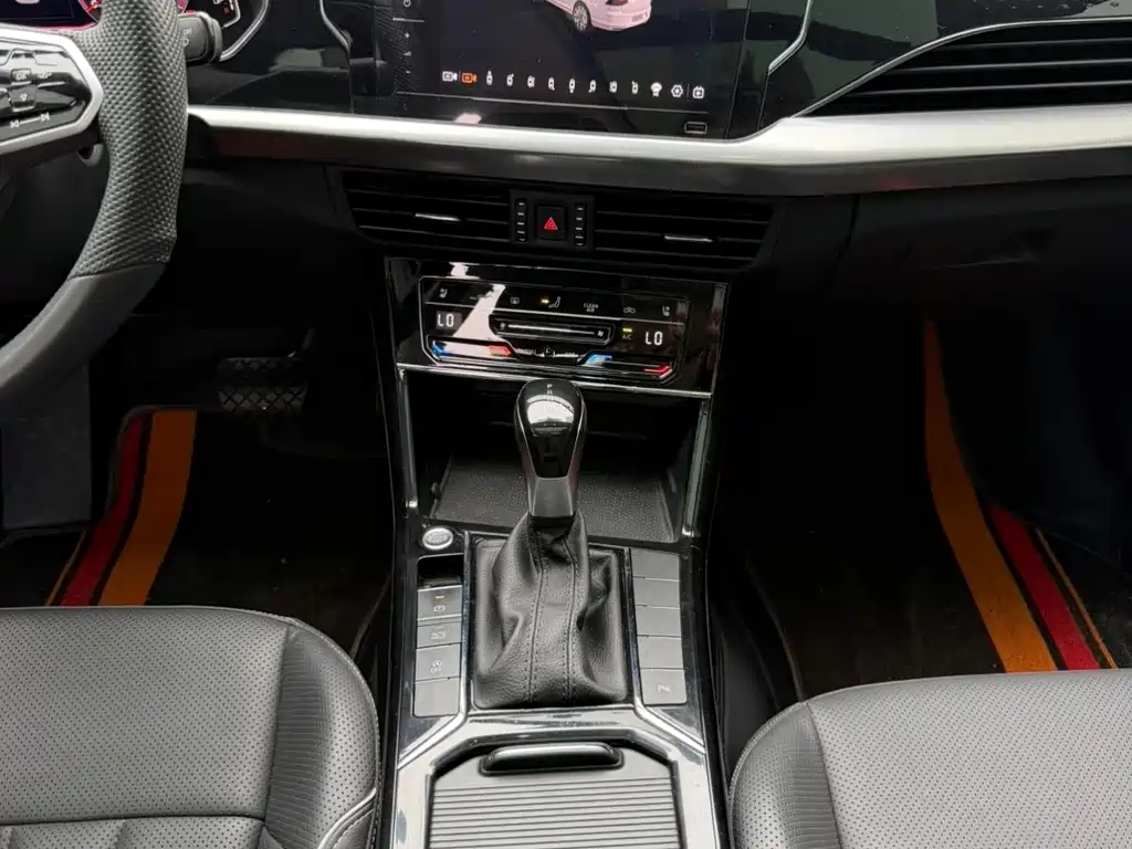 Volkswagen Passat 2024 380TSI Luxury